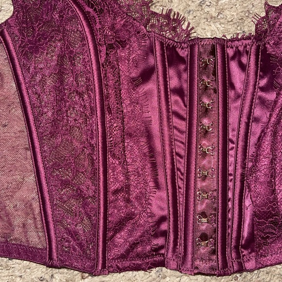 VS corset bra / no wire or padding / deep purple / perfect condition / lace - Picture 2 of 7